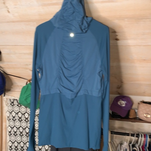 Lululemon- Like New - Sz 10- Dance Studio Jacket III- Reversible- Blue Petrol - Picture 16 of 16